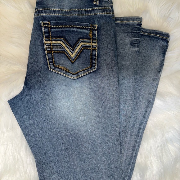 Stylish Blue Denim Jeans - Picture 1 of 2